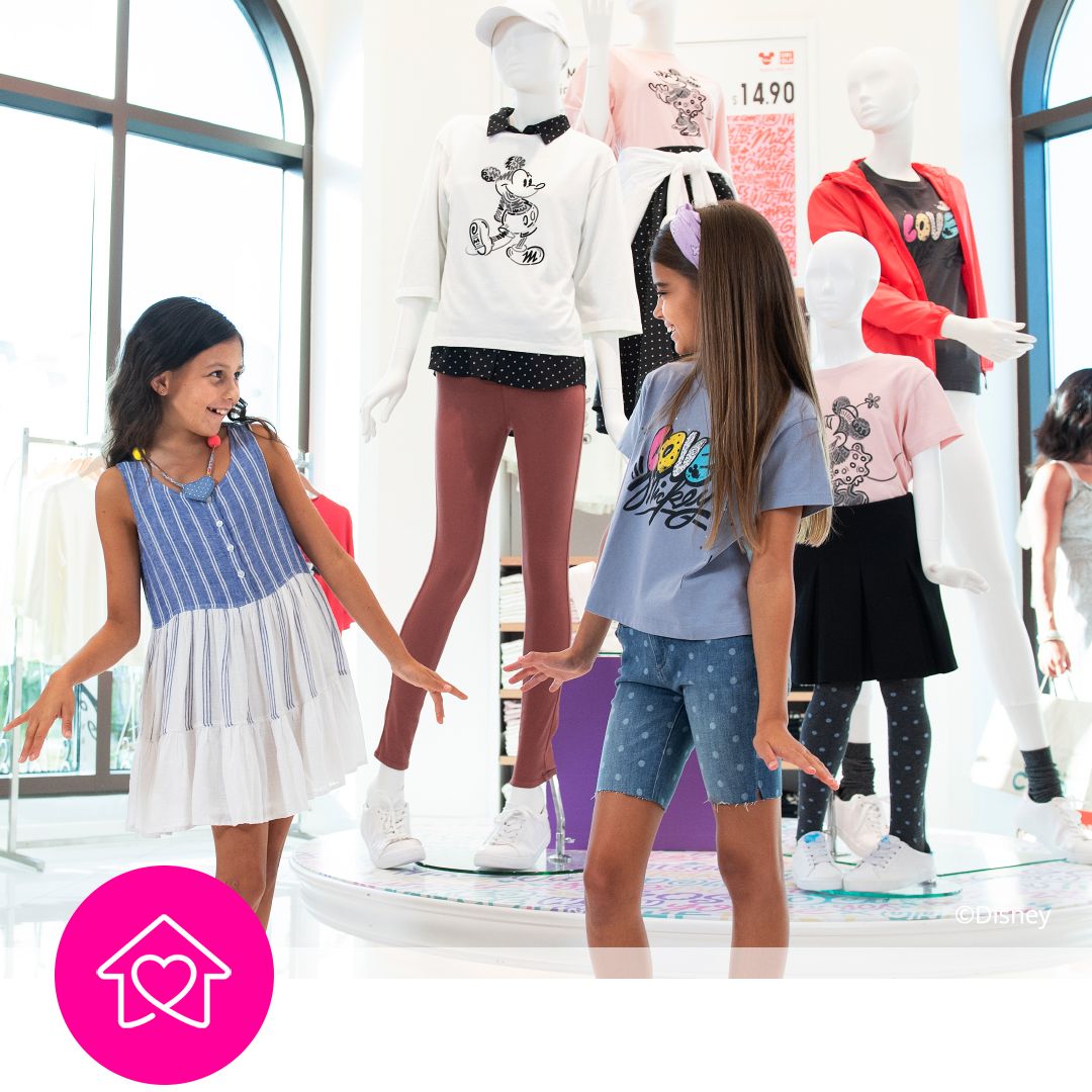 CasiolaStays's tweet image. Whether you have a limited spending budget or just love the thrill of finding a good deal, check out these #cheapshopping spots in #Orlando: 
casiola.com/stretch-your-d… #CasiolaBlog #shopping #deals #outletmalls #PremiumOutlets