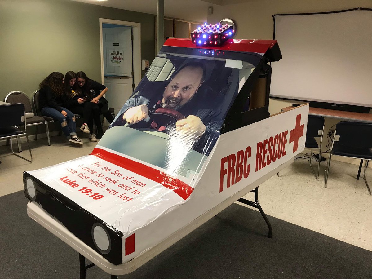 FreedomRoadBC's tweet photo. Our youth group did a great job on their sled for Word of Life snow camp 😃 They got super creative with Pastor in the driver’s seat 😂 Prayers for safe travels this weekend! #churchtrip #youthgroup #snowcamp #wordoflife #FridayMotivation https://t.co/qtoFeUUaa6