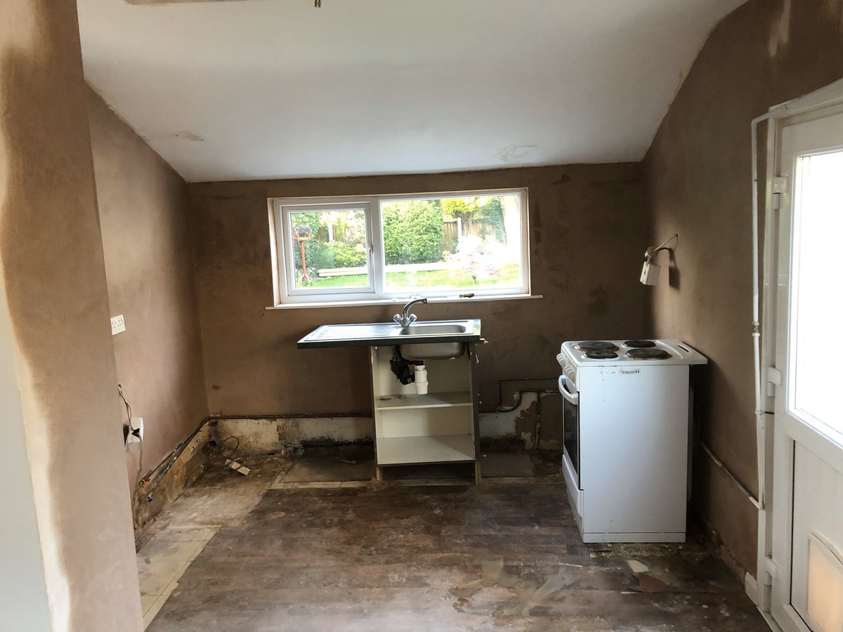 cook_plastering's tweet photo. Kitchen skimmed ready for new kitchen to go in #plastering #wirral #skimming #plasterer #merseyside #northwest https://t.co/K0do5xg86p