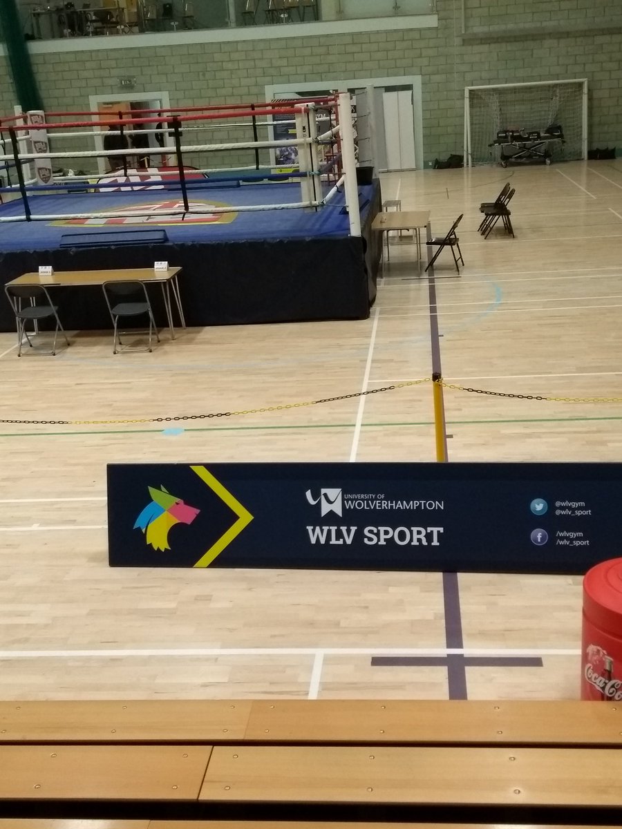 CraigCorrigan81's tweet photo. As part of our @Sport4LifeUK @SportsLeaders Level 2 course we are exploring event management. What better place to be than @wlv_sport @BUCSsport Boxing finals? Students looking at job roles and event planning. π₯π₯π₯ @rsmedcalf The facilities looking impressive. https://t.co/BH2epDyFKf