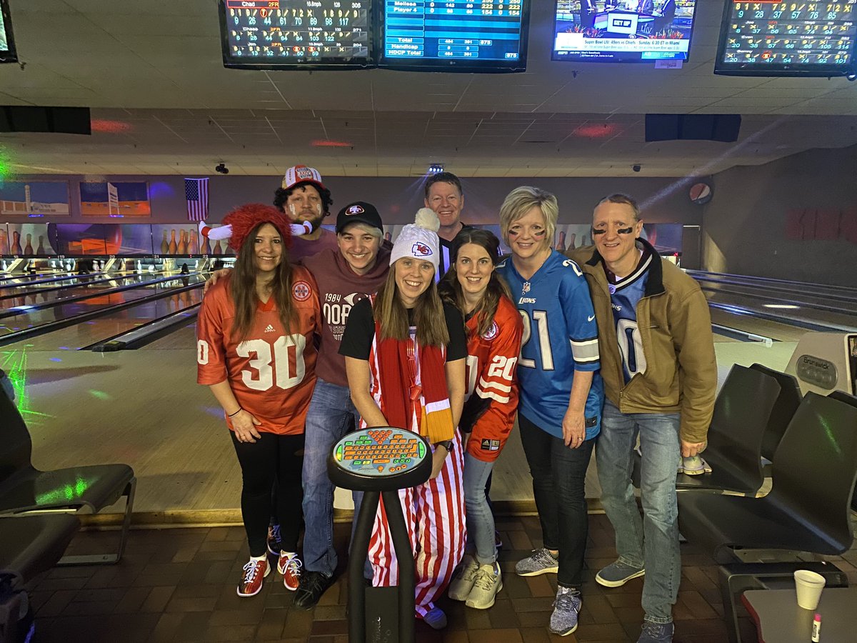 Fun early morning bowling with <a href="/WashingtonNPS/">Washington NPS</a> at <a href="/975KEXL/">97-5 KEXL</a>  #npspanthers
