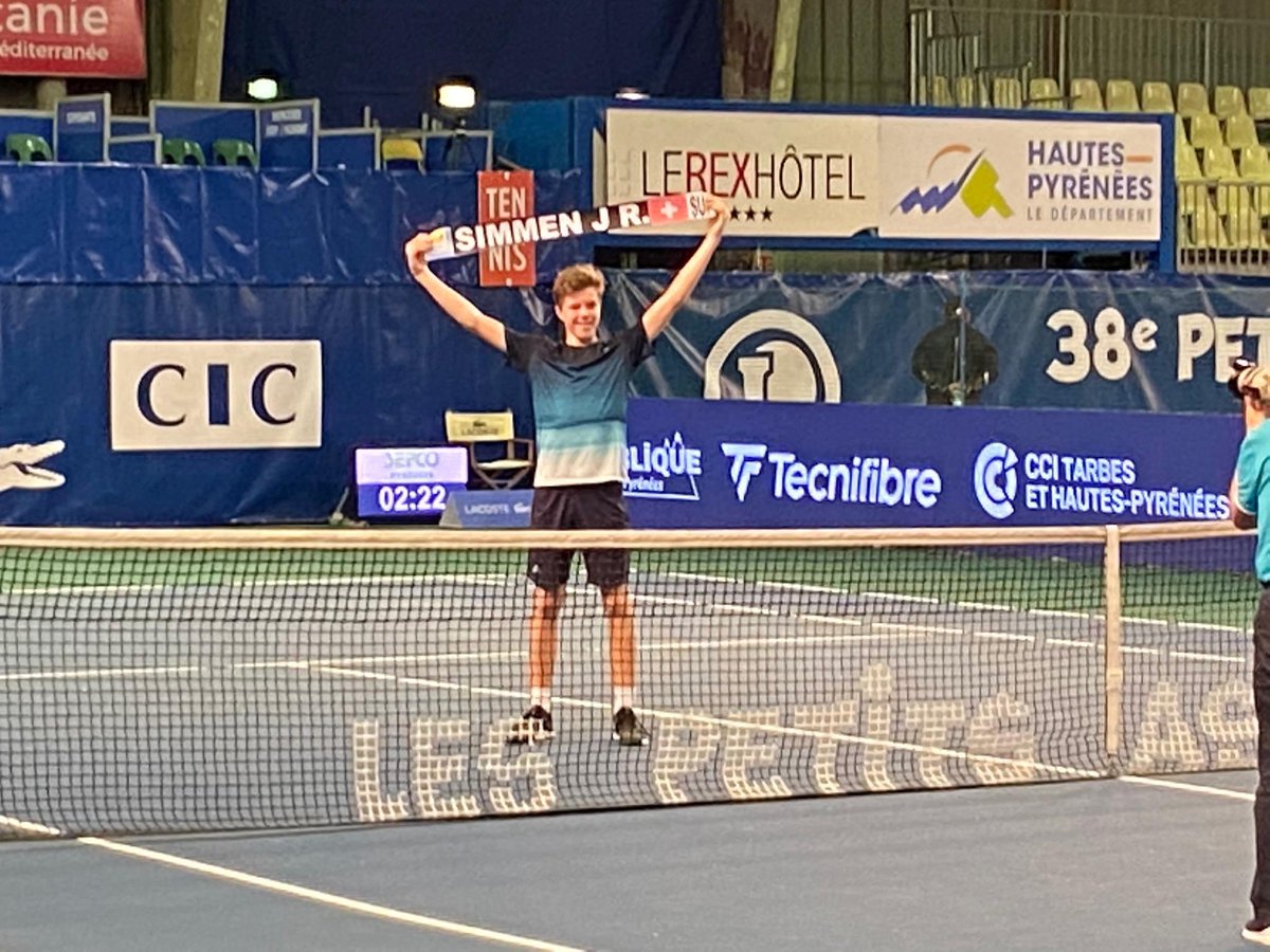 swiss_tennis's tweet photo. The great run continues for 13 y.o. Janis #Simmen who def the #4 seed at @LesPetitsAs to reach the SF of the U14 world championships! #keepgoingstrong #SupportTheSwiss https://t.co/1jsCc05VeB