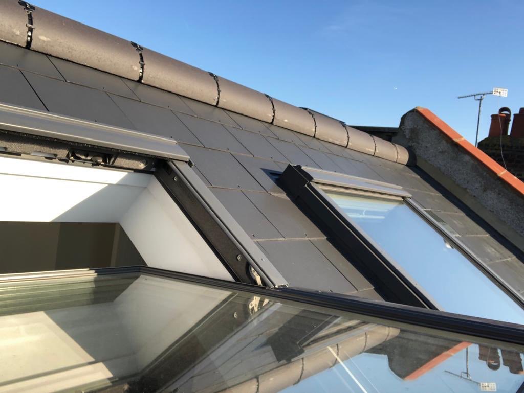 berry_construct's tweet image. Loft conversion #tooting. Complete new roof with 2 large velux windows at the front. Marley Eternit Thrutone slates.