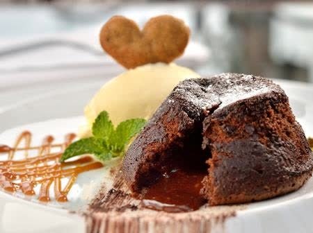 KiosqSnacK's tweet photo. Petit🍛gateau é muita gostosura qro tdo pra mim e por isso vou te passar a receita pq esse é so meu veja👉https://t.co/5oZ6T26uf9👈e abuse do ♥️e do 🔁
.
.
.
.
.
.
.
#sobremesa #doces #doce #chocolate #o #a #delicia #bolo #instafood #confeitaria #brigadeiro  #bbb https://t.co/0mMCNJ0ogU