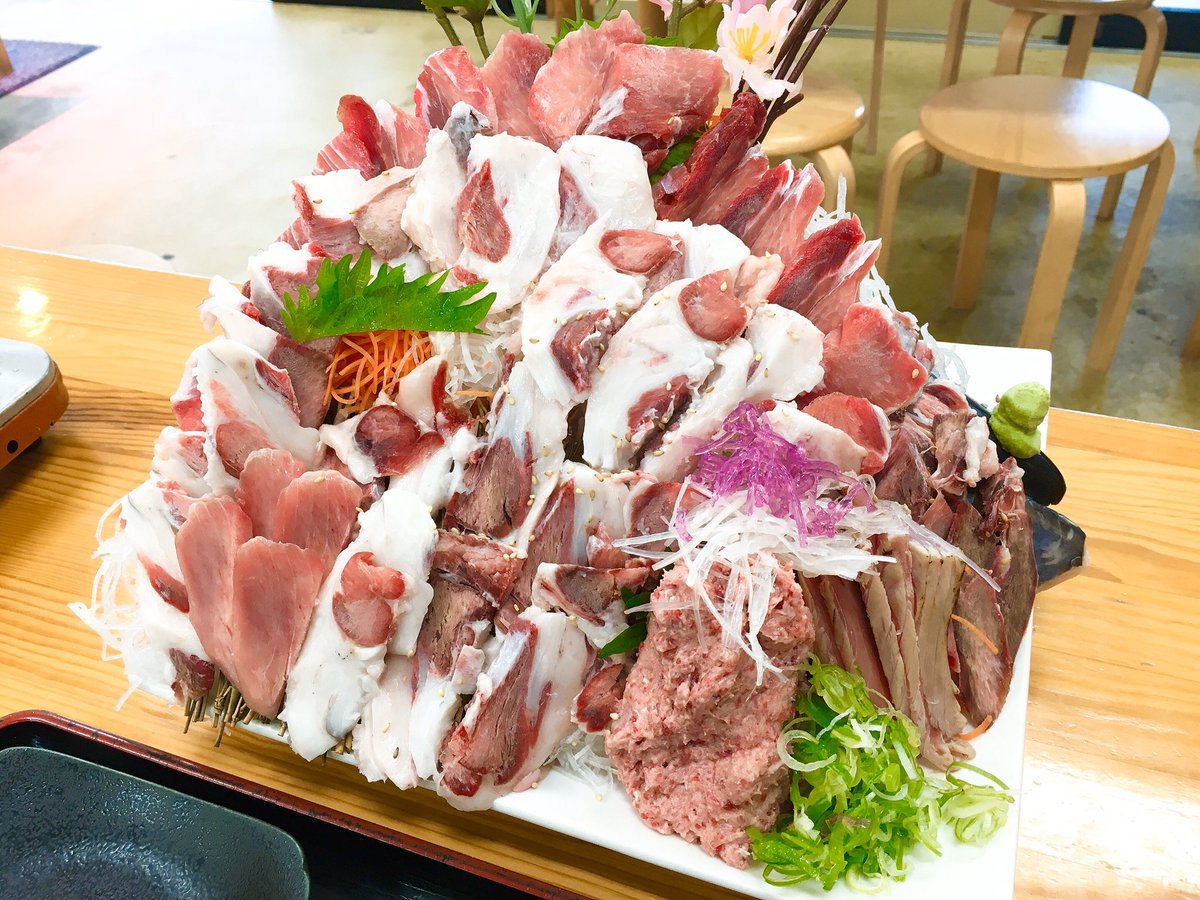 バンジーコム Ar Twitter 山形県酒田海鮮市場隣のみなと市場 小松鮪専門店 鮪の頭定食1300円 しゃぶしゃぶ0円 すごいレベルの デカ盛りまぐろ定食 まぐろの頭の部分のお肉をしゃぶしゃぶでいただきます 脂の多いトロットロの肉はしゃぶしゃぶしてぽん酢で食べると バンジーコム Ar Twitter 山形県酒田海鮮市場隣のみなと市場 小松鮪専門店 鮪の頭定食1300円 しゃぶしゃぶ0円 すごいレベルの デカ盛りまぐろ定食 まぐろの頭の部分のお肉をしゃぶしゃぶでいただきます 脂の多いトロットロの肉はしゃぶしゃぶしてぽん酢で食べると