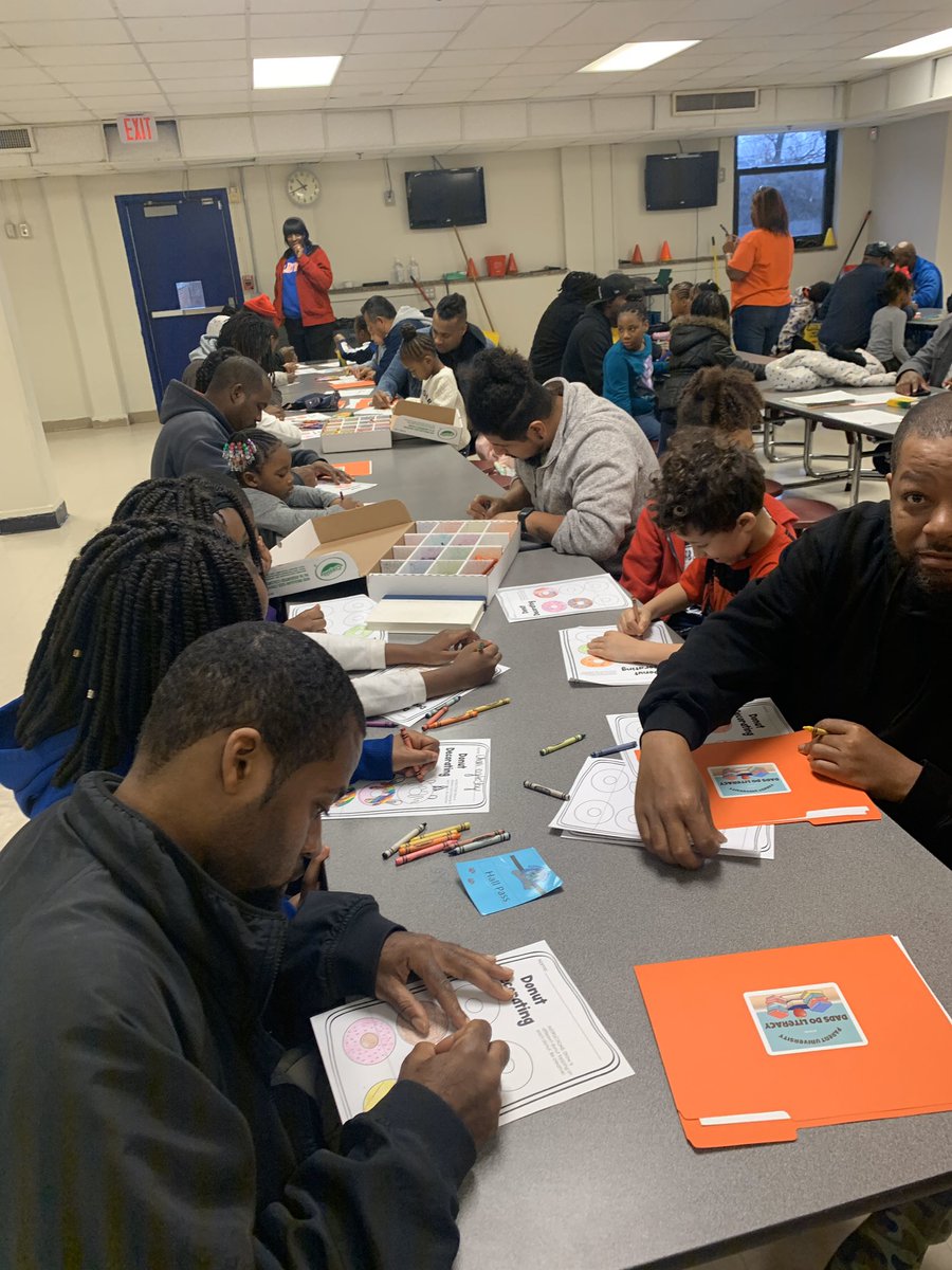 ValueTheirVoice's tweet image. What a great turnout for Dads and Donuts today!