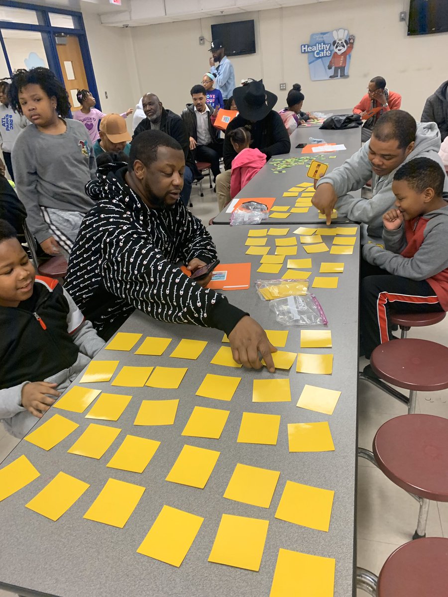 ValueTheirVoice's tweet image. What a great turnout for Dads and Donuts today!