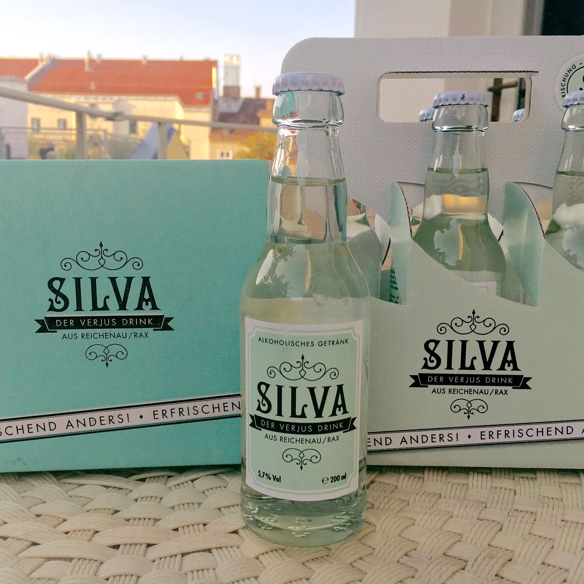 🌟🌟🌟𝗛𝗲𝘂𝘁𝗲 𝘄𝗼𝗹𝗹𝗲𝗻 𝘄𝗶𝗿 𝗗𝗲𝗶𝗻𝗲𝗻 𝗜𝗻𝗽𝘂𝘁.🌟🌟🌟
𝗩𝗲𝗿𝗲𝗱𝗲𝗹𝘀𝘁 𝗗𝘂 𝗹𝗶𝗲𝗯𝗲𝗿 𝗮𝗻𝗱𝗲𝗿𝗲 #Drinks 𝗱𝗮𝗺𝗶𝘁, 𝗼𝗱𝗲𝗿 𝘁𝗿𝗶𝗻𝗸𝘀𝘁 𝗱𝘂 𝗶𝗵𝗻 𝗱𝗼𝗰𝗵 𝗹𝗶𝗲𝗯𝗲𝗿 𝗽𝘂𝗿? 🍸🥂
Womit mixt Du Deinen #SILVA?
#SILVAderVerjusDrink  #mix