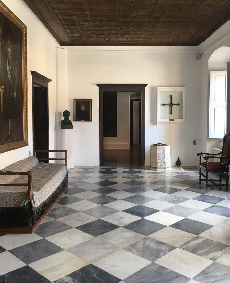 Old world elegance. 

Image source @miguelfloresvianna via @haven.studios.