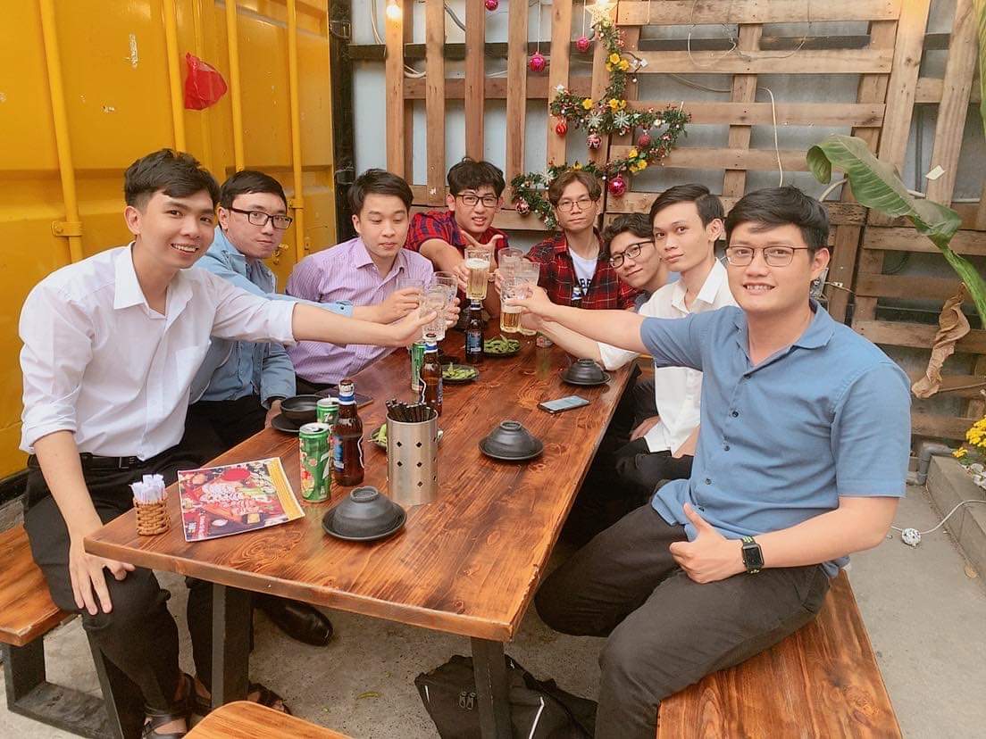 DDuyDev's tweet photo. #rdteam #tet #LunarNewYear 
#brothers #beerclub
Let's drink https://t.co/NvpAtuE4IS