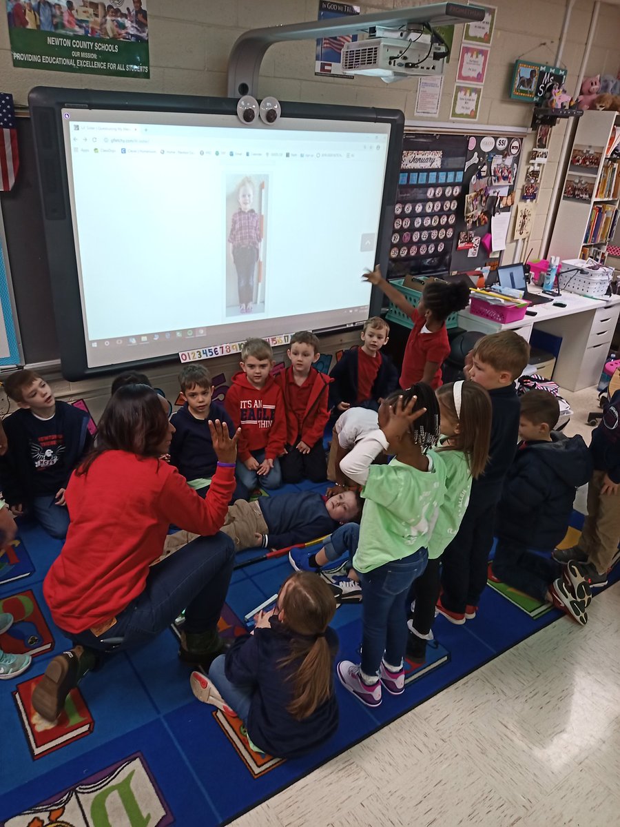 IC_Kirkpatrick's tweet photo. @Math_w_McKnight @Everett_A_ @DrFish_ncts @NCTS09 @katiesauls1
Three act tasks are even more fun with our favorite mathematician! Kinders work on Lil Sister.
#ThreeActTask #ncssbethebest https://t.co/DlsfIcA1SV
