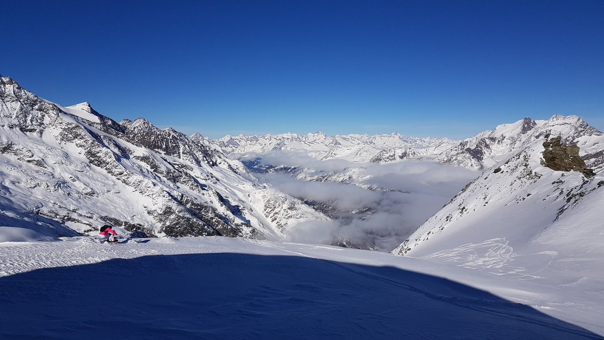 Ayanami_ch's tweet photo. Auf dem #Allalin in #SaasFee https://t.co/HCwjgwlD6Z
