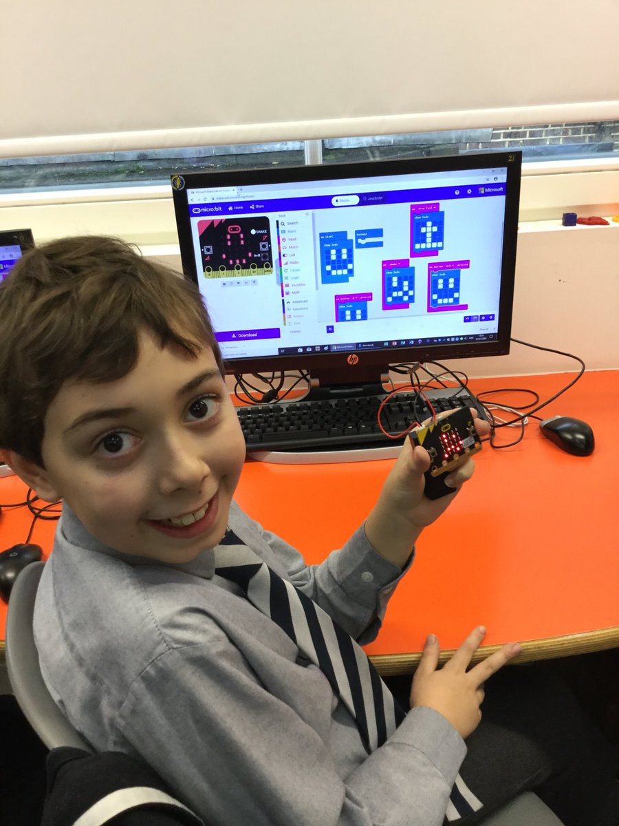 TechnologyDHS's tweet image. #CodingandRoboticsClub students had lots of fun today coding using #Codeblocks and #JavaScript! #SchoolCodingTeam