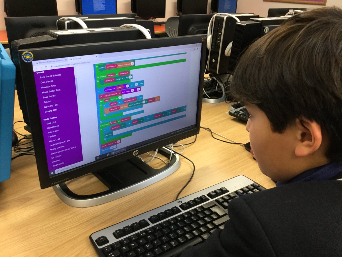 TechnologyDHS's tweet image. #CodingandRoboticsClub students had lots of fun today coding using #Codeblocks and #JavaScript! #SchoolCodingTeam