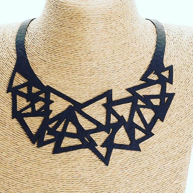 JoPeridot's tweet photo. Veganuary may be nearly behind us but you can still adorn yourself in style with this vegan up-cycled necklace hand cut from inner tube.

#vegan #upcycledfashion #sustainablefashion #handmadejewelry #statementnecklace #greenglamour #cubism #schoolofart https://t.co/SEGLsDP1ZF https://t.co/1E66Shp2U8