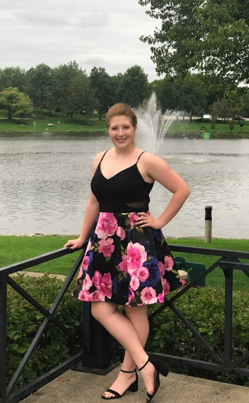 SHS_Girls_Hoops's tweet photo. 🚨SENIOR ALERT: #44 JACKIE DRS🚨
Jackie Drs is a two year varsity member who believes that success comes by getting help from the people around you!  Her favorite memory was when the team beat Conant on Katie’s buzzer beater! https://t.co/YvaO2pOKn4