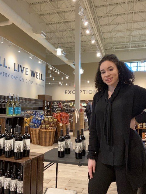 BuzzPromotions's tweet photo. Hey #Charlotte were giving out samples of Broadside wine this week at Fresh Market stores. https://t.co/CVcX3cLUVR
