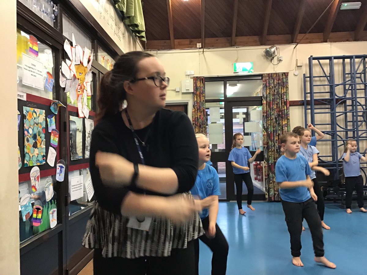 ClassHerons's tweet photo. Herons class are loving their Bhangra dancing with BhangraBlaze this afternoon 💃🏼🕺🏼 https://t.co/Zx91ncuHBS