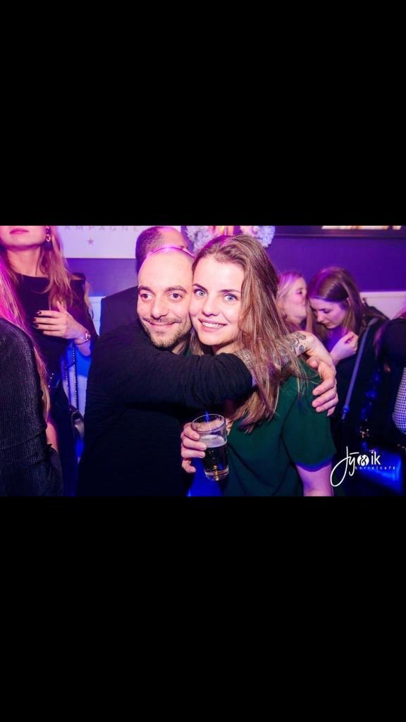 kees____'s tweet image. a short story