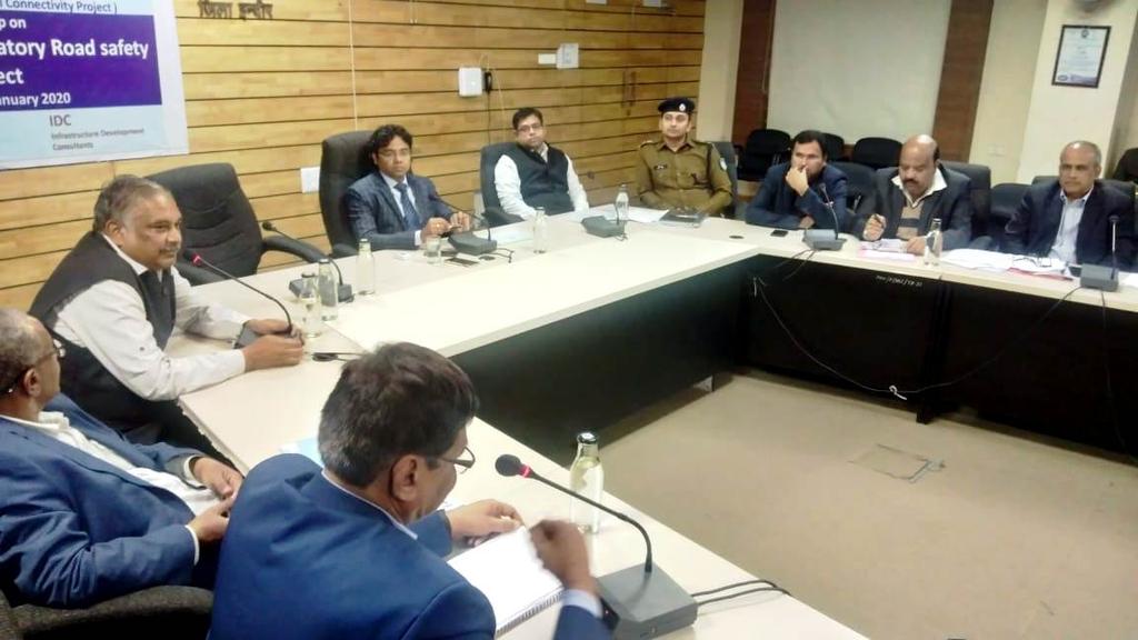 jdjsindore's tweet image. वर्ल्ड बैंक के द्वारा वित्त पोषित एमपीआरसीपी परियोजना के तहत समुदाय की सहभागिता से यातायात को सुरक्षित बनाया जाएगा @JansamparkMP @IndoreCollector @RoadSafetyBC #traffictracking #worldbank