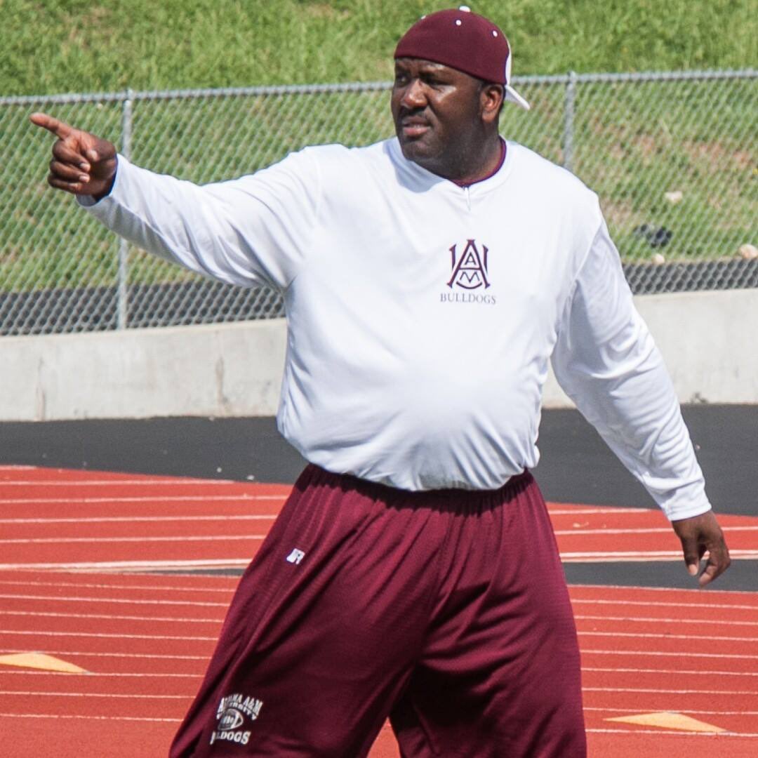 TheFieldHville's tweet photo. We are excited to have @fuller_coach joining our staff for the 2020 Spring Clinic Series!
____________________
#thefieldhuntsville
#WIN
#huntsvillefootball
#huntsvillealabama
#teamwork
#fundamentals
#character
#shouldertackle
#grappling https://t.co/GpTxG2cgkq