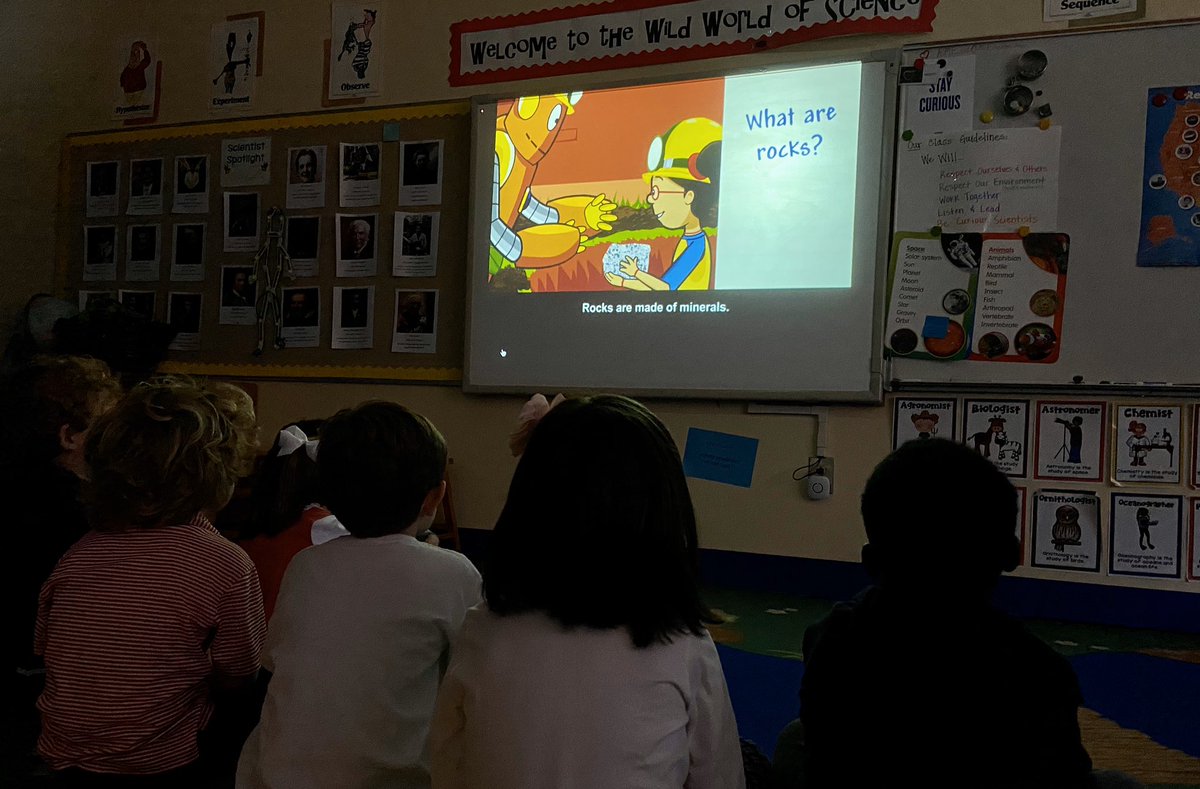 MakeSomeArt's tweet image. Art and science combine to teach Pre-K all about rocks. Where can we find rocks around Trinity? BrainPop teaches us that even glass is made of rocks! #TrinityLearns