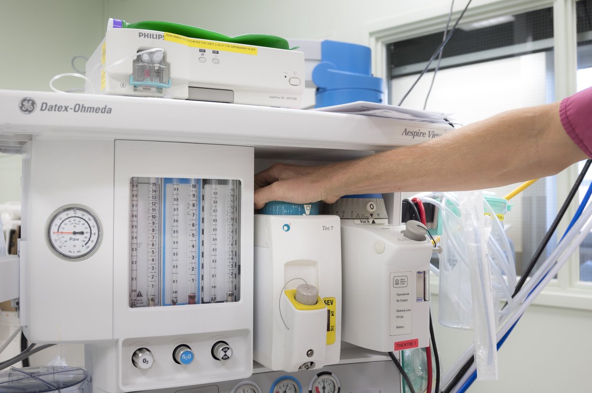 how a simple switch of anaesthetic gases can save as much carbon as 100,000 car miles....and that's just a month!  great work matt and @UHBristolNHS collegaues ow.ly/lKm150y97qi #greenernhs