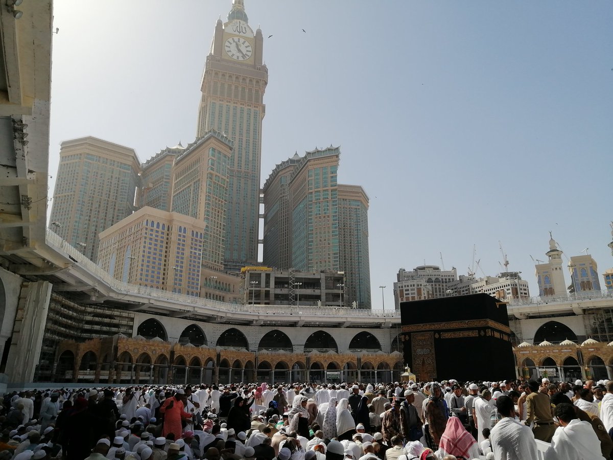 الحمد لله رب العالمين والصلاة والسلام على رسول الله سيدنا محمد افضل خلق الله جميعآ الي يومَ القيامه