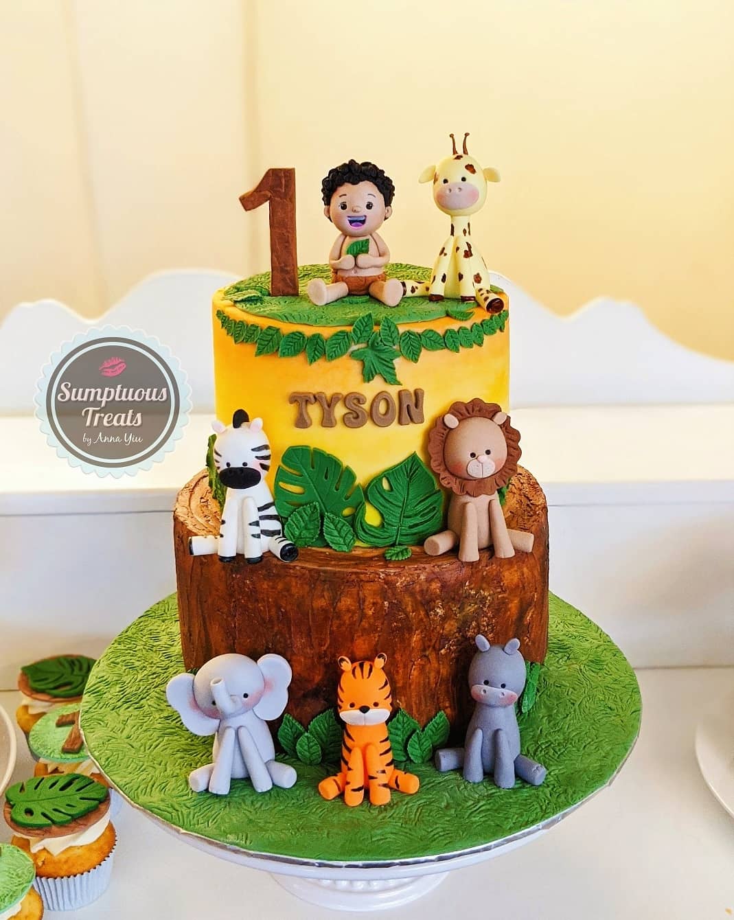 Jungle Cake with Topper