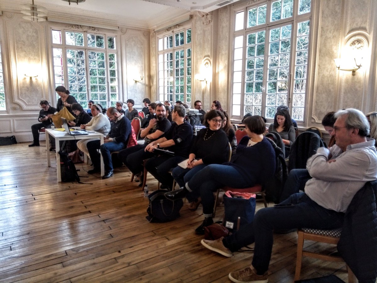 sophiemolines's tweet photo. #ITRGS #interregion #grandsud J2 > plénière : restitution des ateliers #transition #écologique #environnementale #marchésprives #nouvellespratiques #politique et, des projets partagés à construire #teamarchi #GrandSud
Merci @CROAARA 
@croapaca @croaoccitanie  @CROA_Corse #croana https://t.co/SsM4hMiNaO