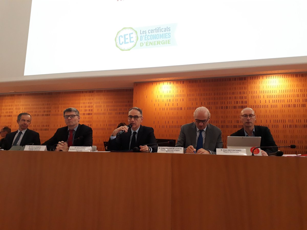 Prefet76's tweet photo. Réunion de concertation avec les #collectivités, co-animée par le secrétaire général aux affaires régionales @Prefet76, l'@ademe & @RegionNormandie
➡️ Mise en place et déploiement du service d'accompagnement à la #rénovation #énergétique en Normandie #programmeSARE https://t.co/MAETXjNh4B