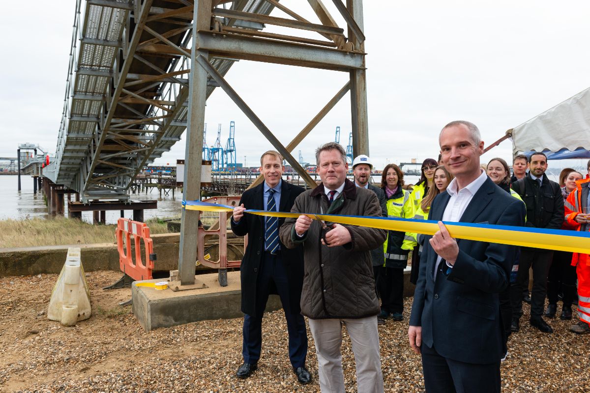 The new dry discharge system on our Northfleet wharf is now officially open! Find out more about our partnership with <a href="/LondonPortAuth/">Port of London Authority</a> and the £3.8m investment here: fal.cn/36j0i