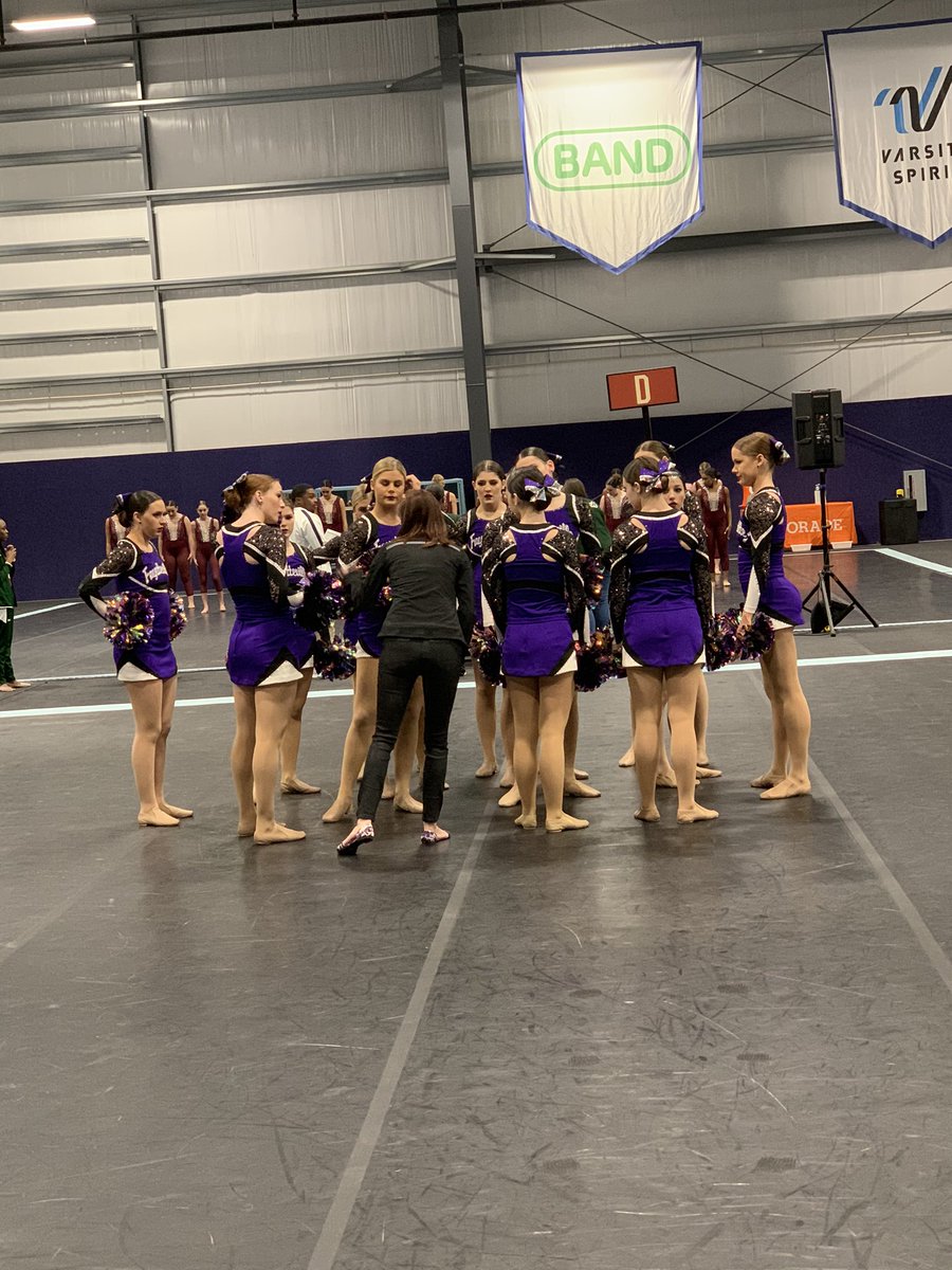 FayBulldogs's tweet photo. Our @fhsdanz  team is preparing for their first performance of the day at UDA Nationals! Pom routine up first! https://t.co/RlDCcqTmWZ