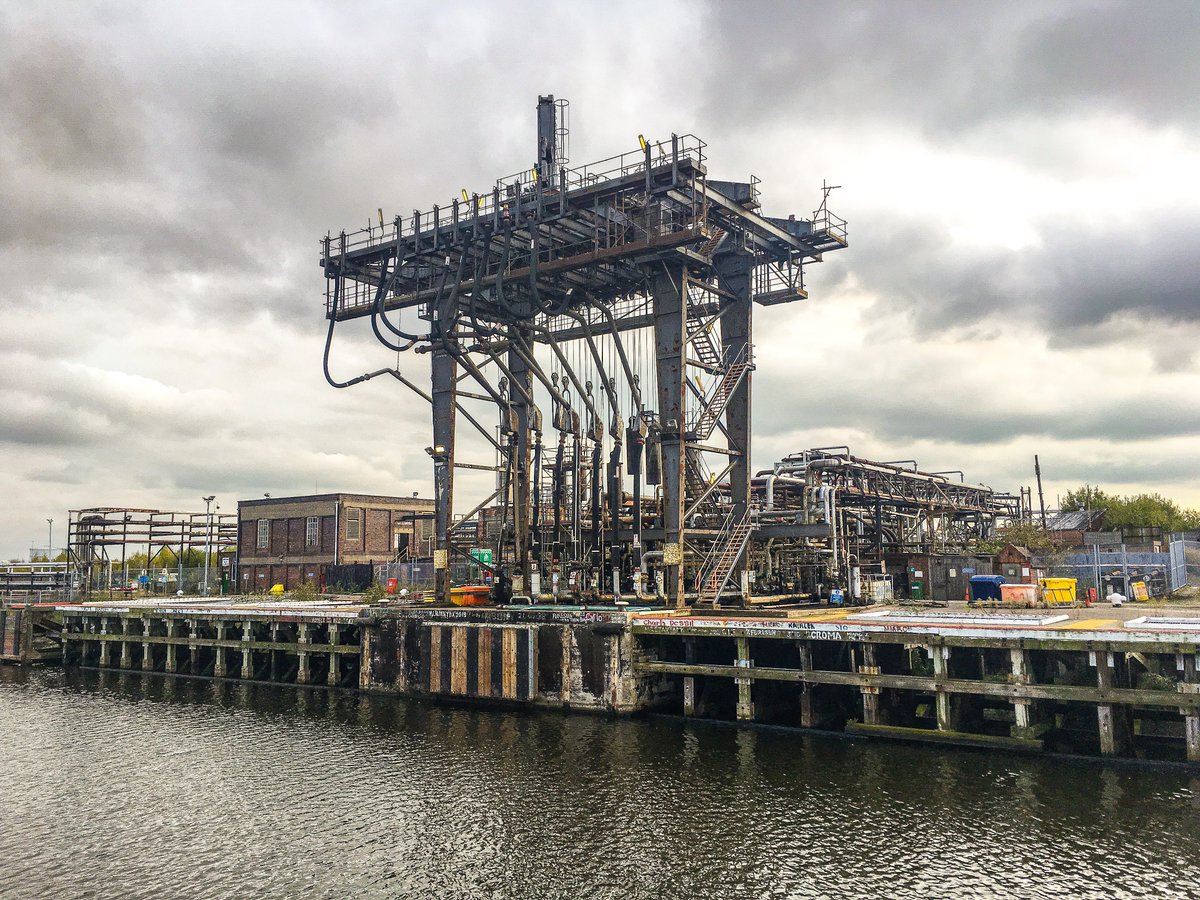 ANDfestival's tweet photo. \\ NEW BLOG \\

@iwasjonathanmay discusses the new site for AND Festival 2020 and the plans for provocative perspectives and alternative accounts on the extended ecologies unfolding along this industrial waterscape. #AND20

https://t.co/8bmXGJN3dl https://t.co/Wy6gWtlRda