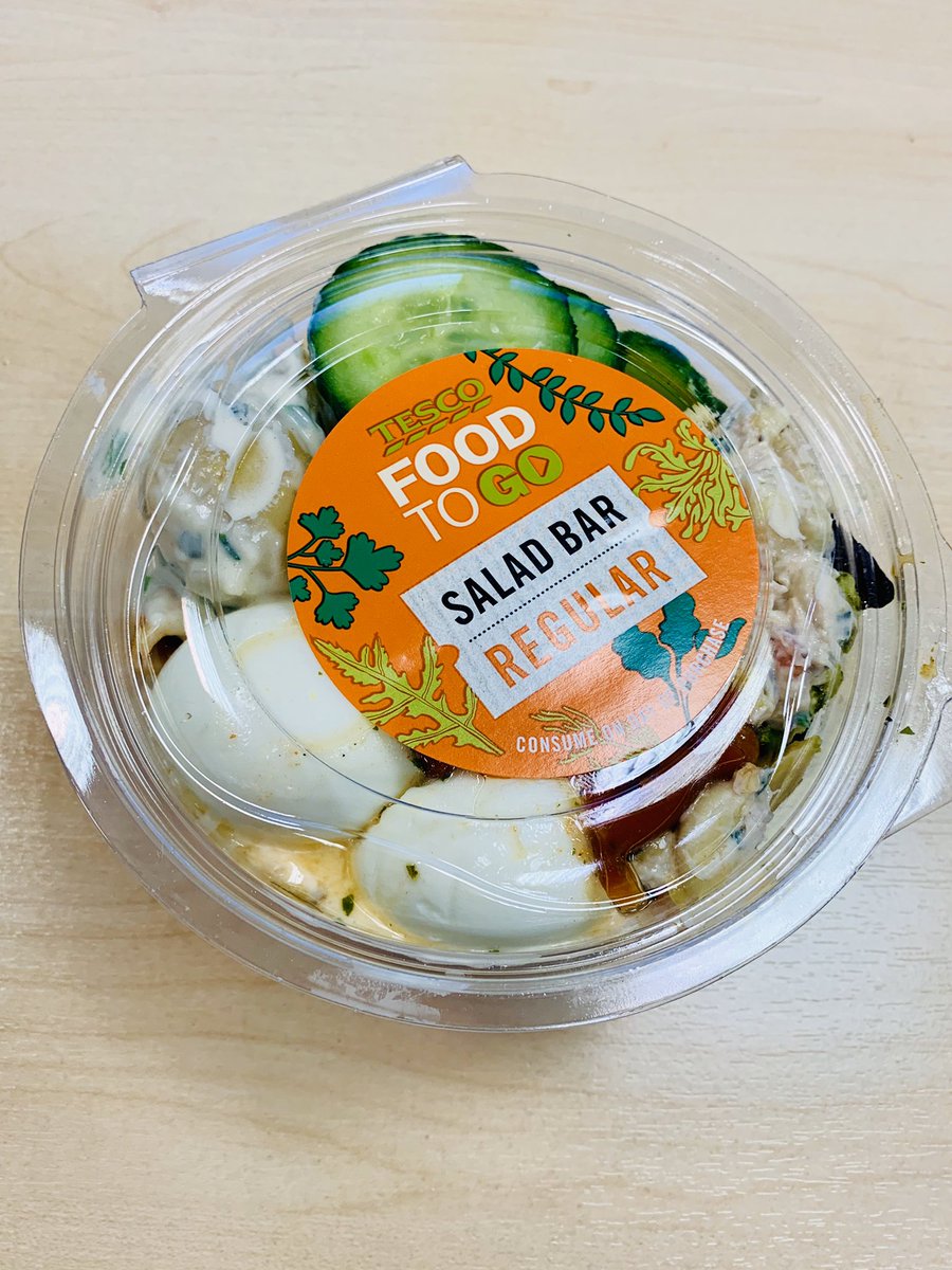 ThingsWeEat_'s tweet photo. Cheeky little salad bowl today from @Tesco 

... mind you not much salad, mostly pasta but I did throw in a few green leaves to keep the doctor happy. 

7.5 out of 10 (only cause it was swimming in mayo!)

#salad #heathy #healthylifestyle #HealthyEating https://t.co/47ACLBw50n