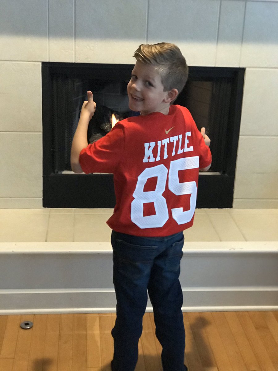 bmissel85's tweet photo. There’s at least 1 @gkittle46 shirt around Kansas City today. #hawkeyeproud https://t.co/VeluOYKukM