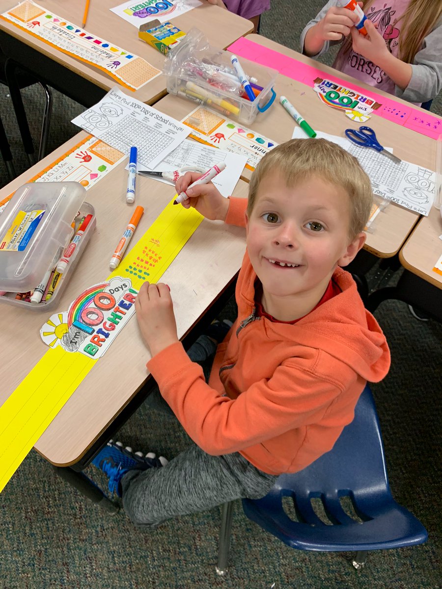 SOEFirstGrade's tweet photo. 100th day hats and 100th day snacks!! https://t.co/U0HfFZDzh8