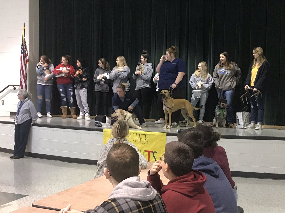 HuffakerCMS's tweet photo. We love collaborating with Creekview Agriculture! 8th grade students got to see the doggy day care program today and learn about the ag pathway at Creekview! #notjustfarming #ccsdstem #feedthebears #goinggrizzly https://t.co/oxIJdMQvUp