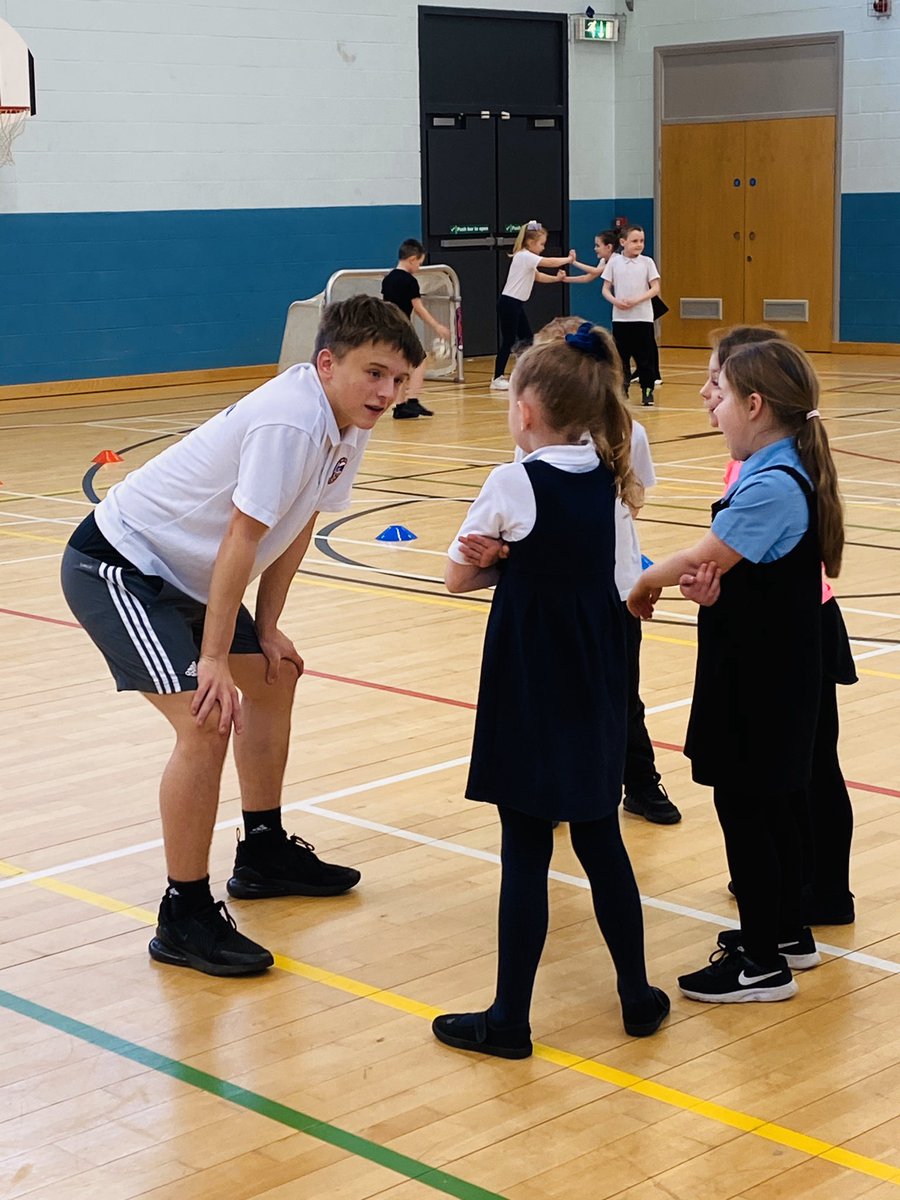 GovanPEdept's tweet image. 🌟These superstars were @Piriepark2014 this afternoon leading PE and games - awesome job guys!👍🏻🌟 #reaponsibility #excellence