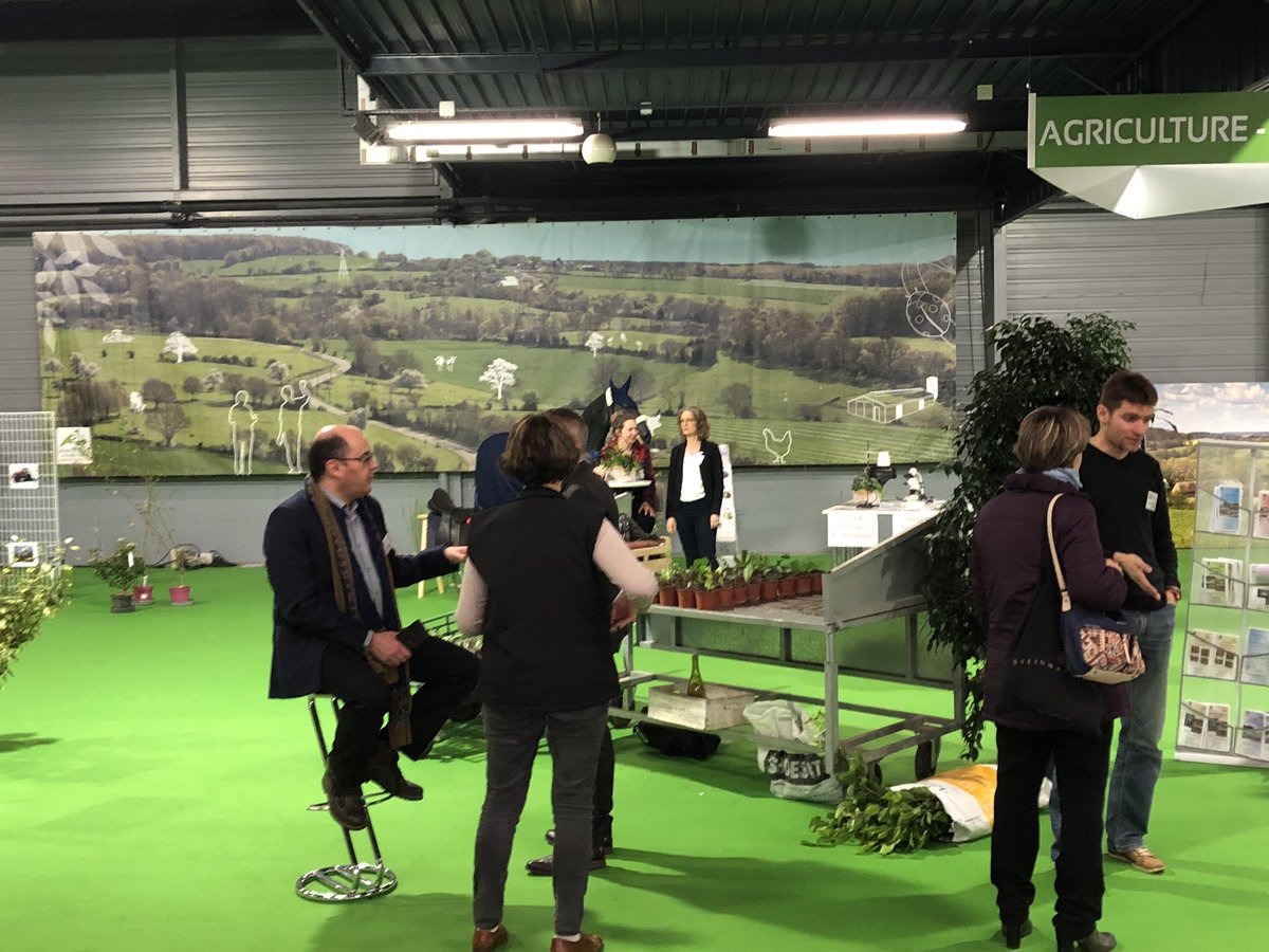 LudovicMesme's tweet photo. Rendez-vous à #Formasarthe pour découvrir la diversité des formations notamment proposées en agriculture. Très belle offre et très beau stand proposés par les familles d’enseignement agricole : @mfrbernay72, @lagerminiere72, @LyceeVDS, @MfrLaferte... https://t.co/FB68NPnQLj