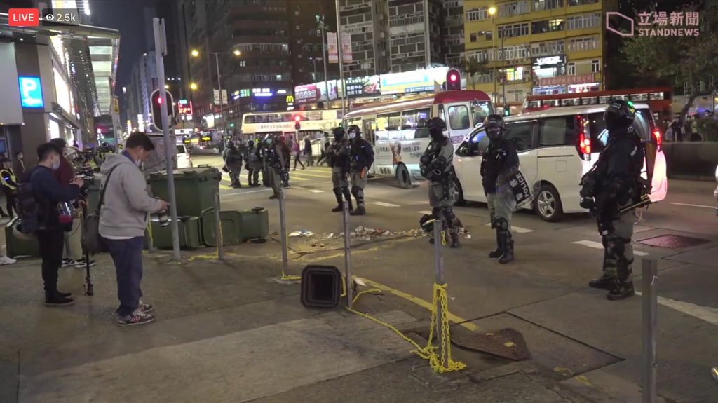2boxesthx's tweet photo. @theoldgumtree @FUNGJJ1 And stay away from #GreenObjects. #HKPoliceNazism #HKPoliceTerrorism #831太子恐襲 #831TerroristAttack #831PrinceEdward #831Attack 5-month ceremony. #FightForFreedom #StandWithHongKong #DisbandHKPolice #SanctionGovHK #CondemnCarrieLam https://t.co/wbe1RDY9lk
