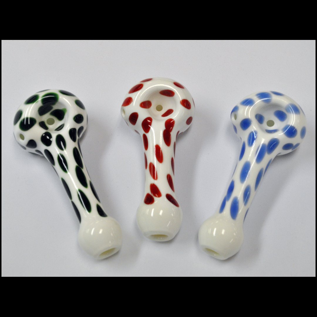 smokinjs.com/products/white…
White Glass Hand Pipe With Color Dots 💙❤💚
#StonerFam #IAmCannabis 
#PuffPuffPass #FrHIGHday 
#Dots #WhiteGlass #420Life 
#SmokeSesh #FireItUp #High
#EverythingForYourSmokinLifestyle 
😚☁️
