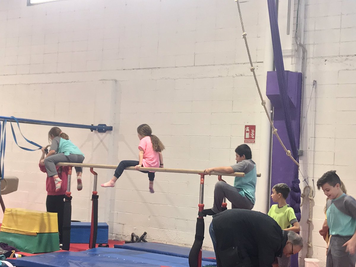 Avui em tingut un gran matí gimnàstic amb nens i nenes de l’escola Emili Vallès. <a href="/patrilla12/">Patrícia Illa</a> <a href="/marccastells/">Marc Castells</a> <a href="/CEAnoia/">C.E. de l'Anoia</a>