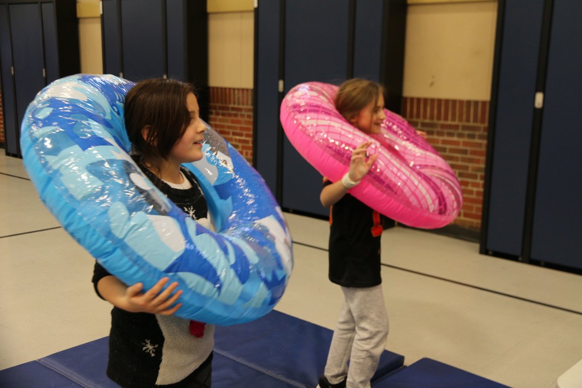 Team spirit can be felt in the ISD as students and teachers are incorporating the <a href="/Chiefs/">Kansas City Chiefs</a> in their classrooms! <a href="/OttBearCubs/">Christian Ott Elementary</a> P.E. teacher Justin Schmidt brought the Super Bowl to the gym with beach volleyball, Patrick Mahomes hoop toss and more! #isdstrong ow.ly/NyHj50y9zqR