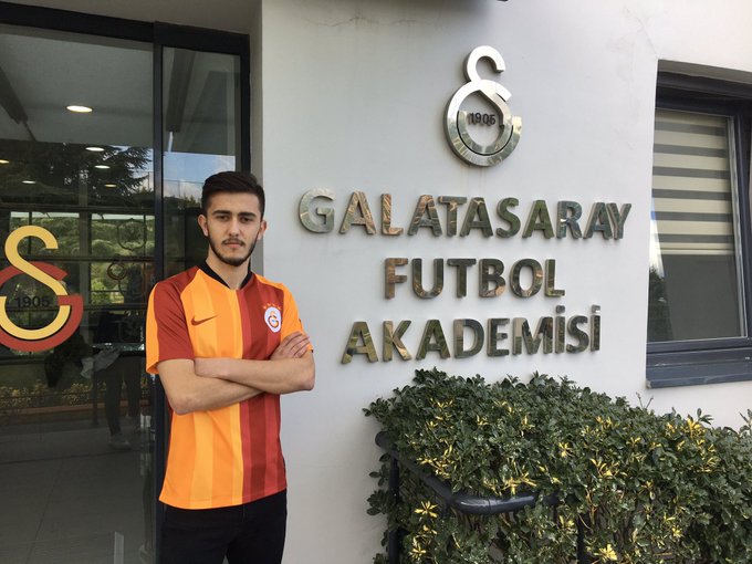 Transfer Merkezi Pa Twitter Galatasaray Boluspor Un 18 Yasindaki Ofansif Orta Saha Oyuncusu Erkan Suer I Transfer Etti Https T Co Vqxk6rnkue Twitter