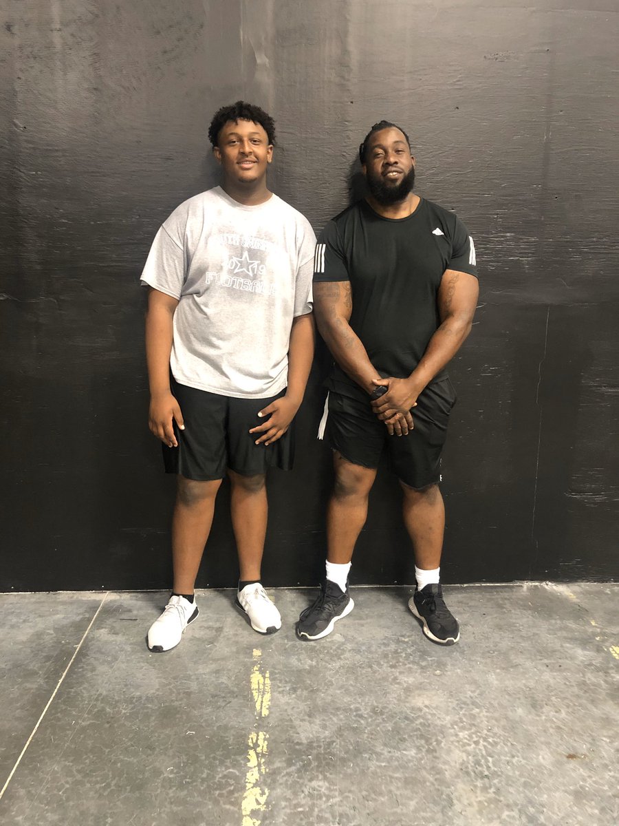 6’3 326 2023  OFFENSIVE GUARD JACOB SHELTON 🤷🏾‍♂️.  Kid is freaking huge‼️‼️YALL KNOW WHY IM HERE 😤😤😤 💪🏾💪🏾💪🏾<a href="/RecruitGeorgia/">Recruit Georgia</a> <a href="/T_WILL4REAL/">Coach T-Will</a> @CoachBrentKey <a href="/mwhsports3838/">marcus howard</a> <a href="/SSearels/">Stacy Searels</a> <a href="/CoachEGordon/">Eddie Gordon</a> <a href="/CoachAAtkins/">Coach Atkins</a> <a href="/CoachCutch/">Matt McCutchan</a> @TAustin1114