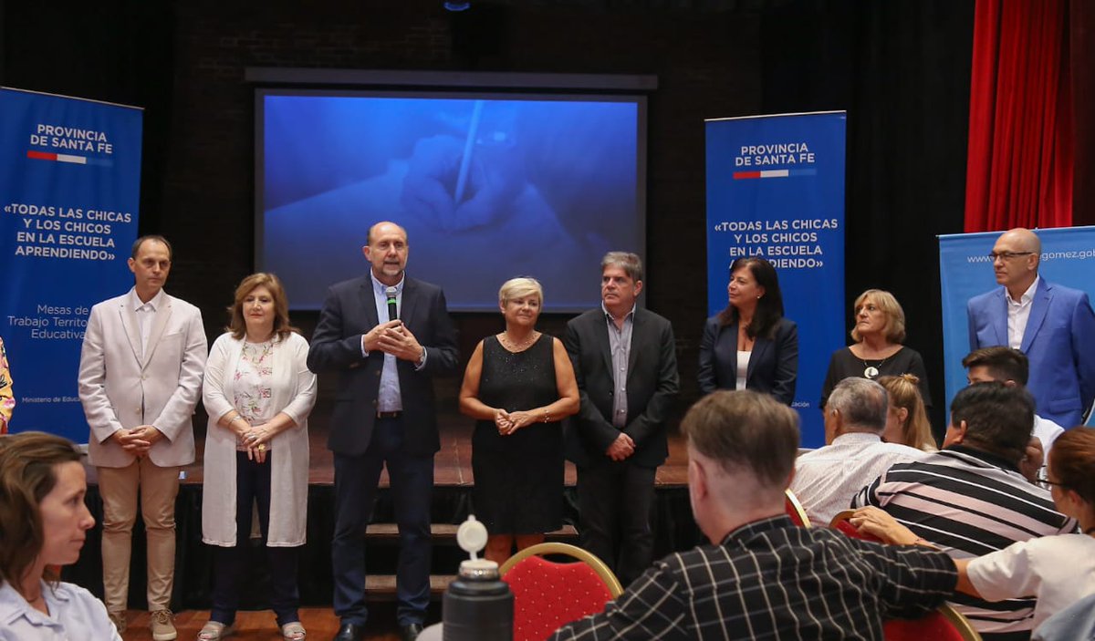 Empezaron en Cañada de Gómez las Mesas Territoriales de Educación . Todas las chicas y chicos en la escuela. Una tarea conjunta del <a href="/GobSantaFe/">Gobierno de Santa Fe</a> los municipios y la comunidad comprometidos por el futuro.