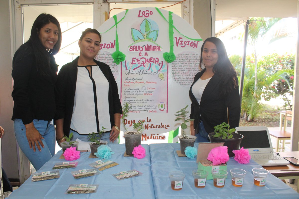 uptlara's tweet photo. #EnFotos📸 Respostería, servicios publicitarios, fabricación de ropa, pasapalos, productos de belleza, entre otros, son  parte de las propuesta de la #JornadaDeEmprendimiento del PNF en Administración. @michellyvivas @FundaciteLARA @MppeuVE @gobiernodelara @arbol 
@dajomarti https://t.co/ShCFODqSQE