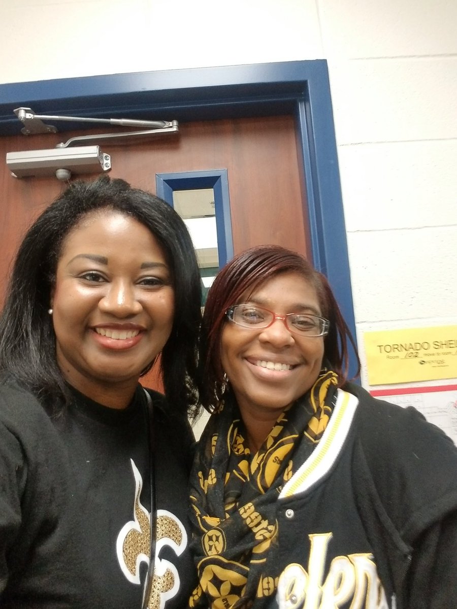 KristalWashin16's tweet photo. Superbowl turnup at The Helen Major Elementary. #MajorAllstars #WhoDat #WeDat #SecondLining https://t.co/tDu9gtNxMC