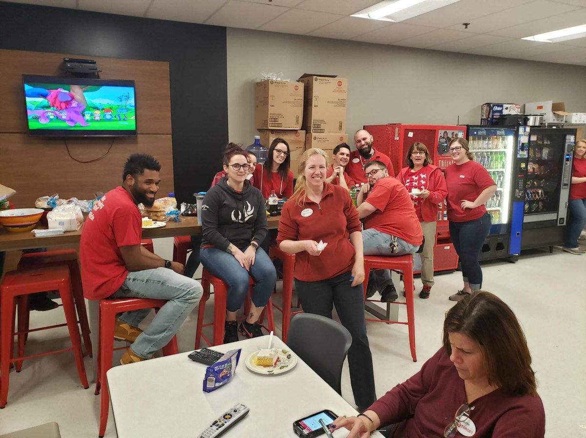 Sad to see an amazing DBO leave, but happy to know she will be moving south to enjoy retirement. Thanks for everything Nancy you will be missed! #worksomewhereyoulove #target #1254 <a href="/pa_steve/">Steven M</a> @SaraKellly15